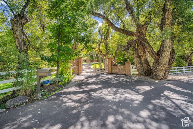 305 S RACHEL LN, New Harmony, UT 84757