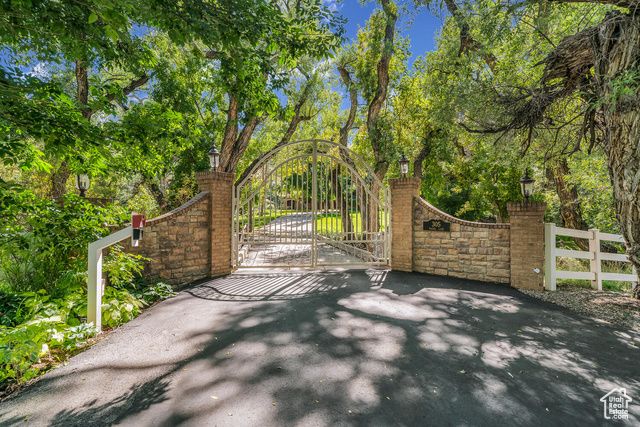 305 S RACHEL LN, New Harmony, UT 84757