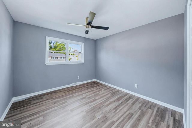 325 FREAR DR, Dover, DE 19901