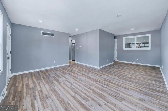 325 FREAR DR, Dover, DE 19901