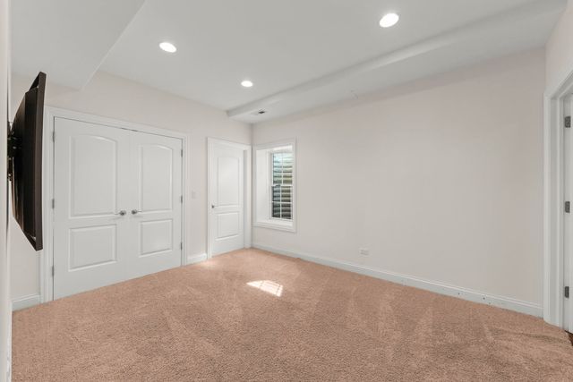 253 E Wilson Street, Elmhurst, IL 60126