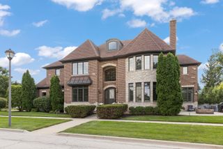 253 E Wilson Street, Elmhurst, IL 60126