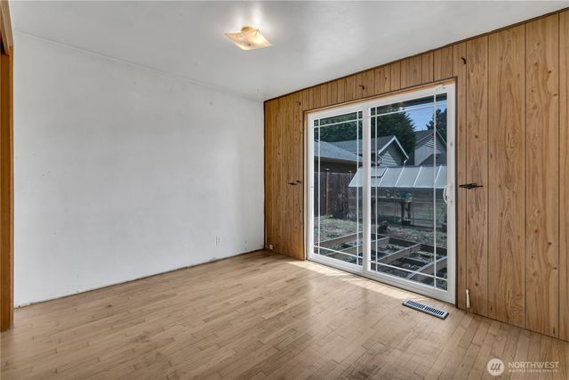 109 Pacific Avenue S, Pacific, WA 98047