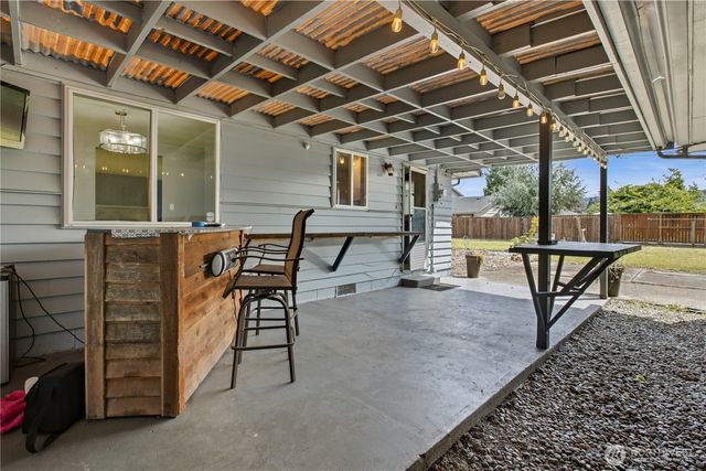 109 Pacific Avenue S, Pacific, WA 98047