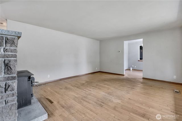 109 Pacific Avenue S, Pacific, WA 98047