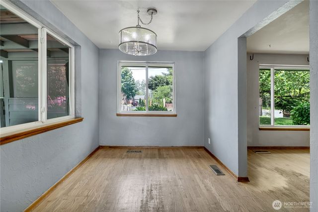 109 Pacific Avenue S, Pacific, WA 98047