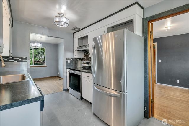 109 Pacific Avenue S, Pacific, WA 98047