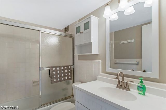 1300 Gulf Shore BLVD N 406, Naples, FL 34102