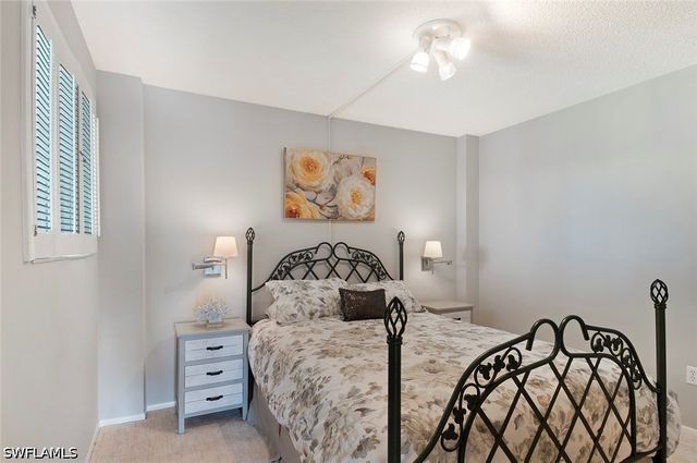 1300 Gulf Shore BLVD N 406, Naples, FL 34102