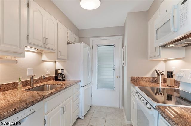 1300 Gulf Shore BLVD N 406, Naples, FL 34102