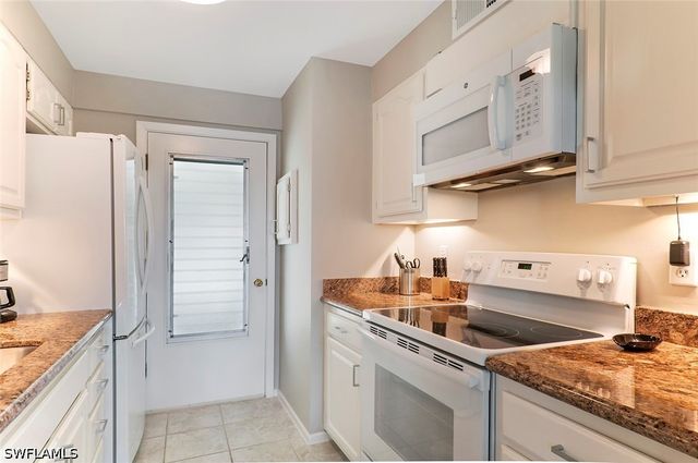 1300 Gulf Shore BLVD N 406, Naples, FL 34102