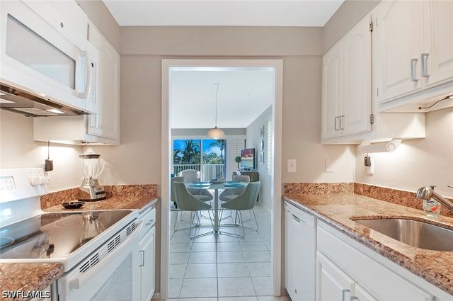1300 Gulf Shore BLVD N 406, Naples, FL 34102