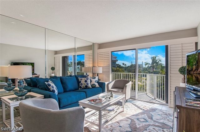 1300 Gulf Shore BLVD N 406, Naples, FL 34102