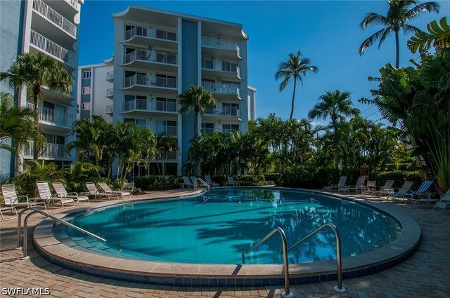 1300 Gulf Shore BLVD N 406, Naples, FL 34102