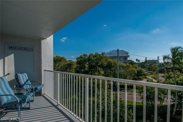 1300 Gulf Shore BLVD N 406, Naples, FL 34102