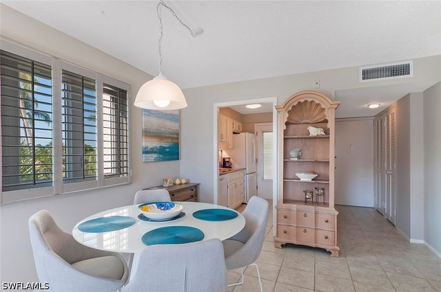 1300 Gulf Shore BLVD N 406, Naples, FL 34102