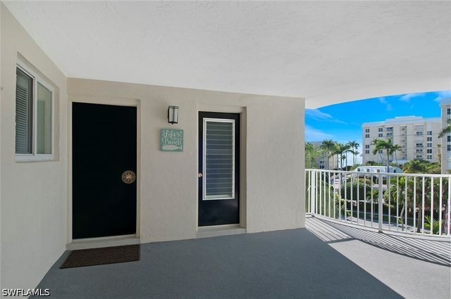 1300 Gulf Shore BLVD N 406, Naples, FL 34102