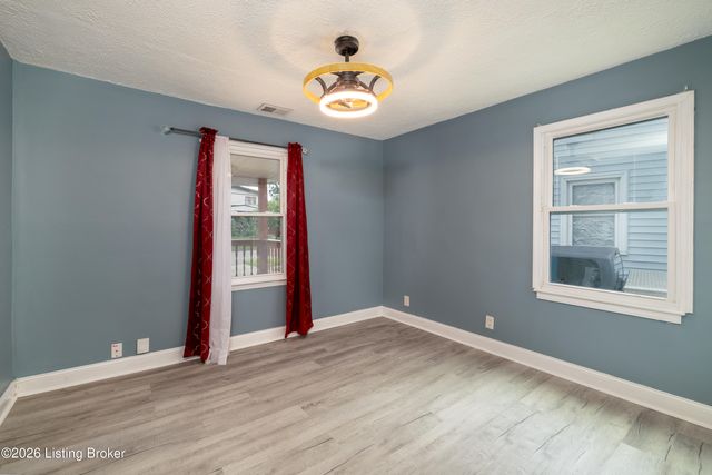 1006 Seelbach Ave, Louisville, KY 40215