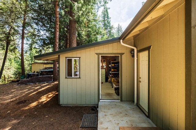 4838 Golden St, Pollock Pines, CA 95726