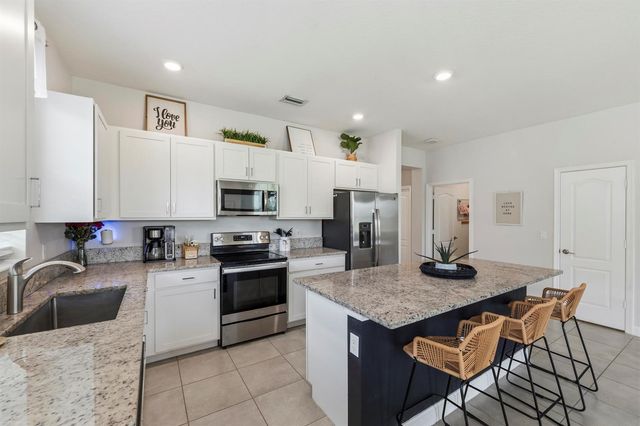 7705 NW Greenbank Circle, Port St. Lucie, FL 34987