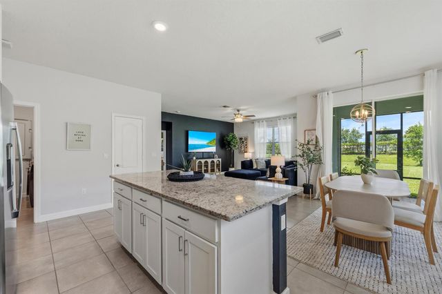 7705 NW Greenbank Circle, Port St. Lucie, FL 34987