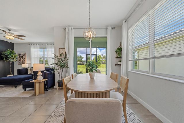 7705 NW Greenbank Circle, Port St. Lucie, FL 34987