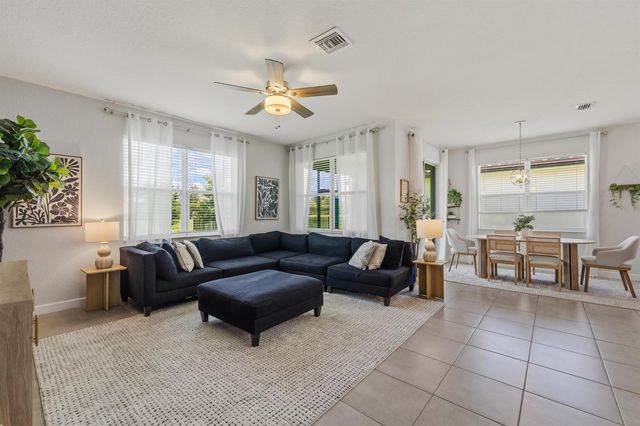 7705 NW Greenbank Circle, Port St. Lucie, FL 34987