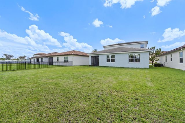 7705 NW Greenbank Circle, Port St. Lucie, FL 34987