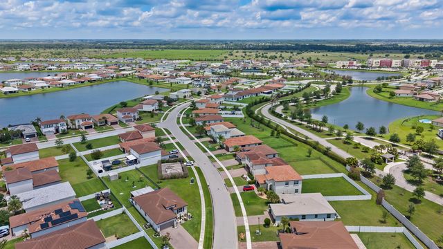 7705 NW Greenbank Circle, Port St. Lucie, FL 34987