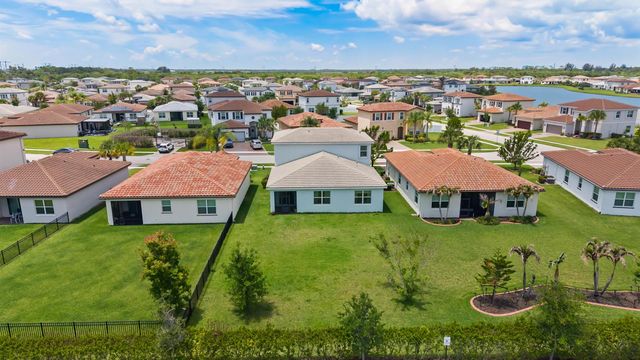7705 NW Greenbank Circle, Port St. Lucie, FL 34987