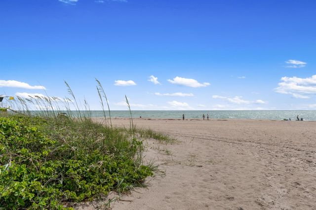 7705 NW Greenbank Circle, Port St. Lucie, FL 34987