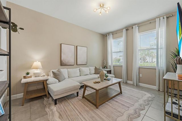 7705 NW Greenbank Circle, Port St. Lucie, FL 34987