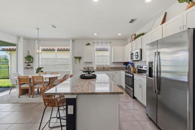 7705 NW Greenbank Circle, Port St. Lucie, FL 34987