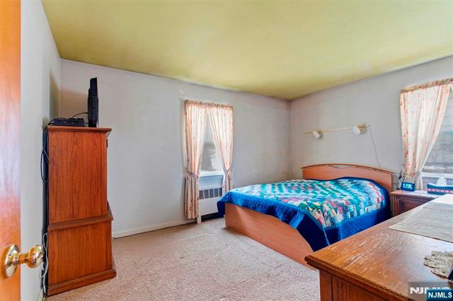 476 Greenway Drive, Leonia, NJ 07605