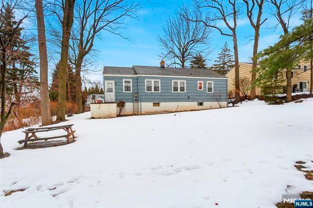 476 Greenway Drive, Leonia, NJ 07605