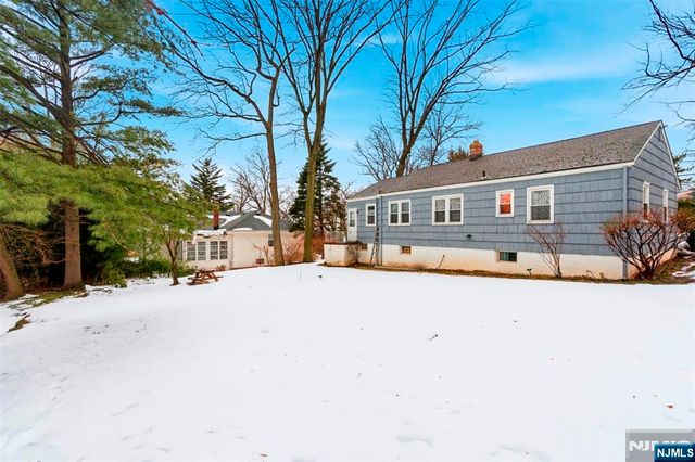 476 Greenway Drive, Leonia, NJ 07605