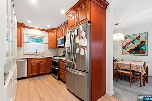 476 Greenway Drive, Leonia, NJ 07605