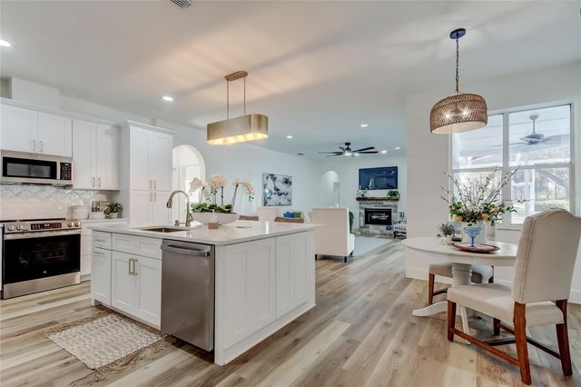 11230 BLOOMINGTON DRIVE, Tampa, FL 33635