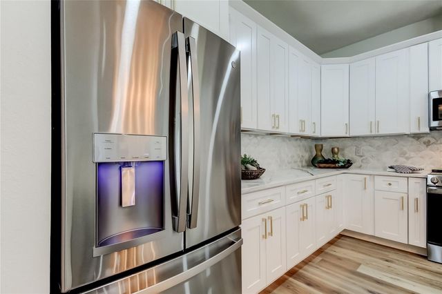 11230 BLOOMINGTON DRIVE, Tampa, FL 33635