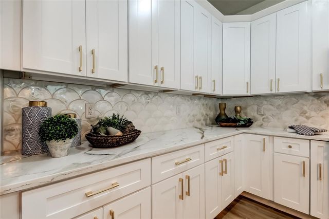 11230 BLOOMINGTON DRIVE, Tampa, FL 33635