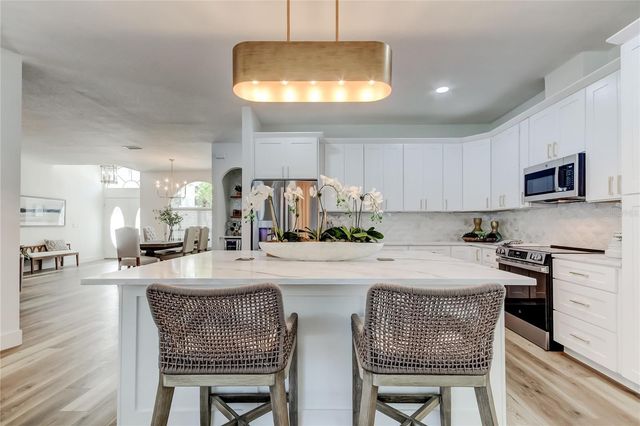 11230 BLOOMINGTON DRIVE, Tampa, FL 33635