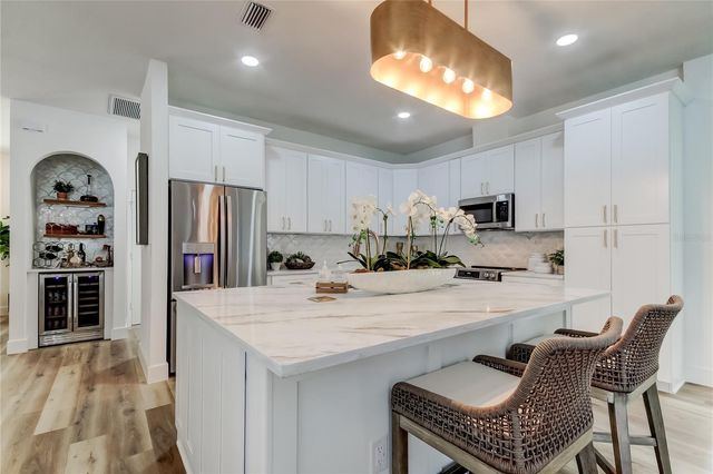 11230 BLOOMINGTON DRIVE, Tampa, FL 33635