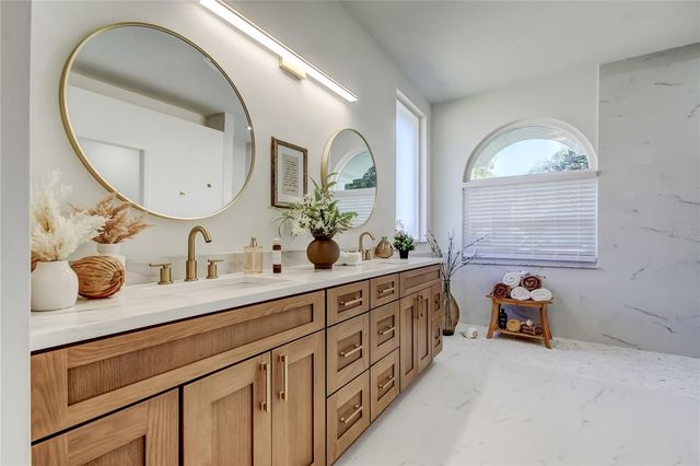 11230 BLOOMINGTON DRIVE, Tampa, FL 33635