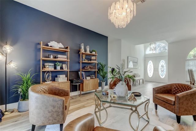 11230 BLOOMINGTON DRIVE, Tampa, FL 33635