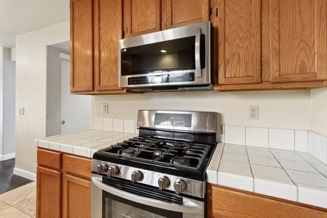 4729 Winter Oak Way, Antelope, CA 95843
