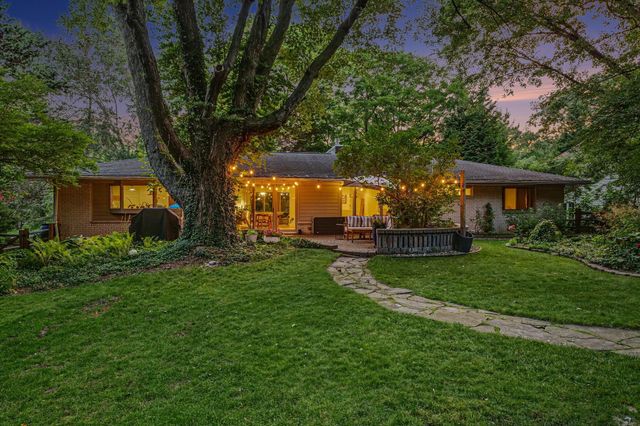 2411 Londonderry Road, Ann Arbor, MI 48104
