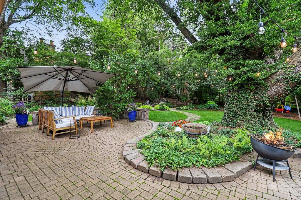 2411 Londonderry Road, Ann Arbor, MI 48104