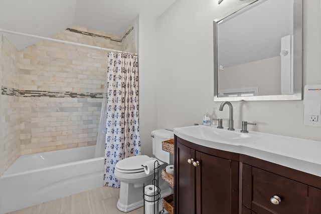 2453 Acushnet Ave, New Bedford, MA 02745