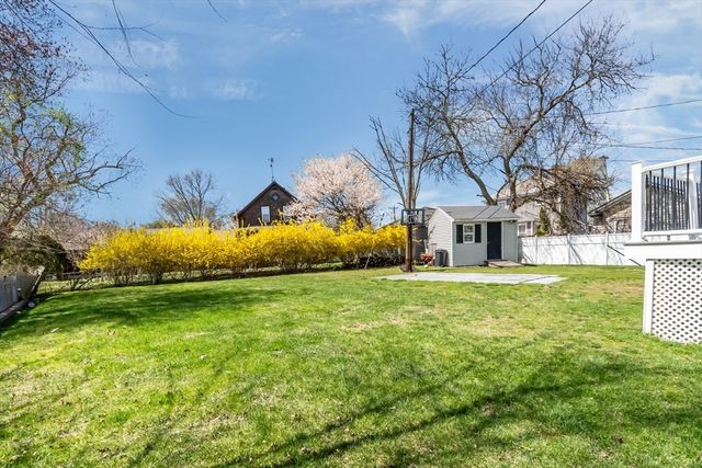2453 Acushnet Ave, New Bedford, MA 02745