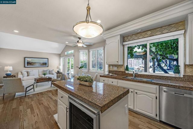 402 Chupcan Pl, Clayton, CA 94517